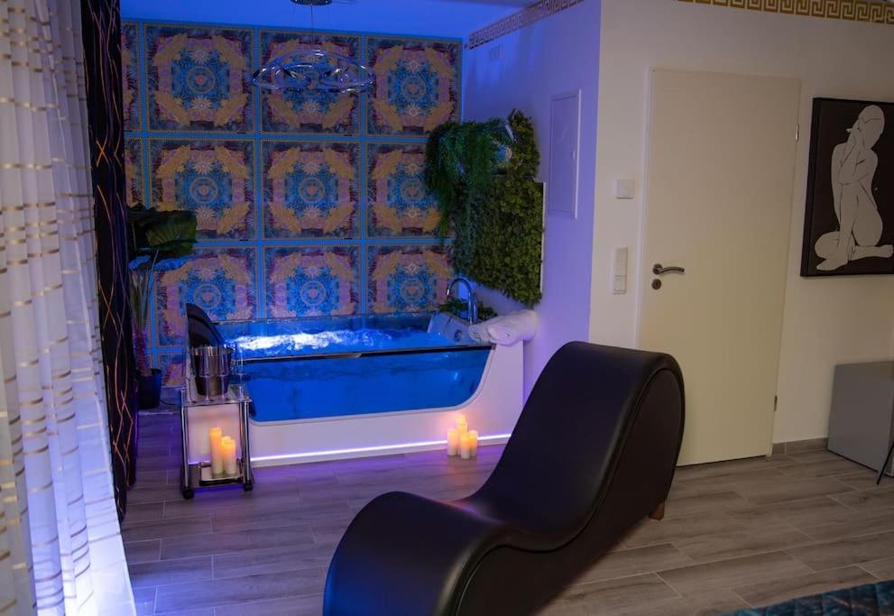 Luxury Love Room Spa Whirlpool Jacuzzi 纽伦堡 外观 照片