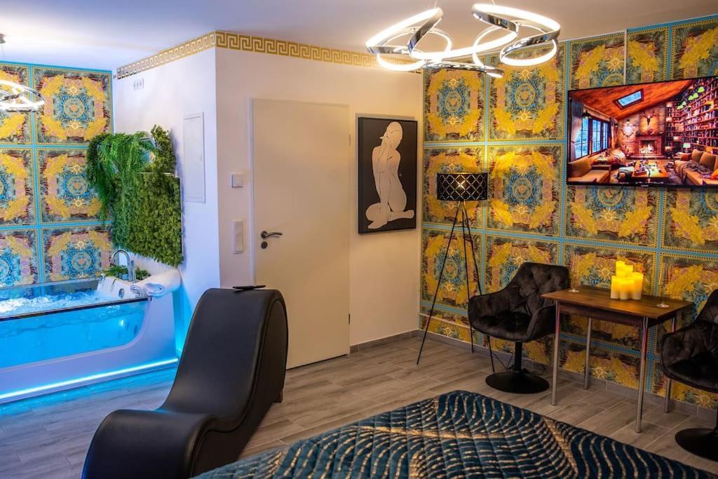 Luxury Love Room Spa Whirlpool Jacuzzi 纽伦堡 外观 照片