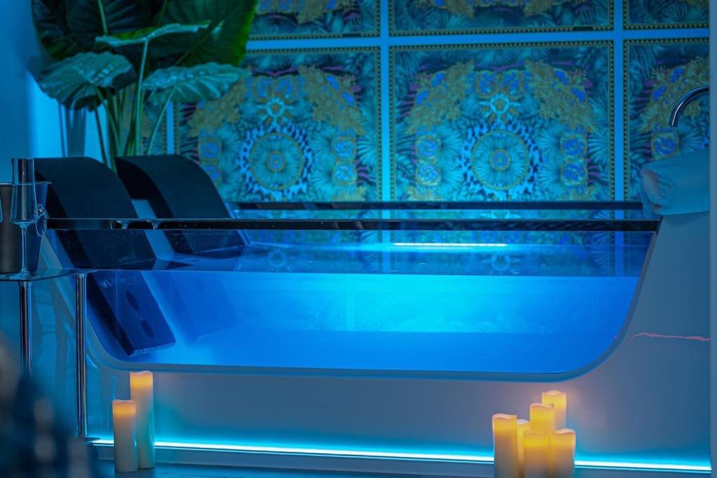 Luxury Love Room Spa Whirlpool Jacuzzi 纽伦堡 外观 照片